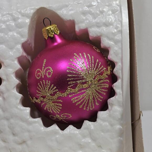 Vintage Christmas Classics Hand Decorated Glass Ornaments Two Gloss & Two Matte - Picture 3 of 8